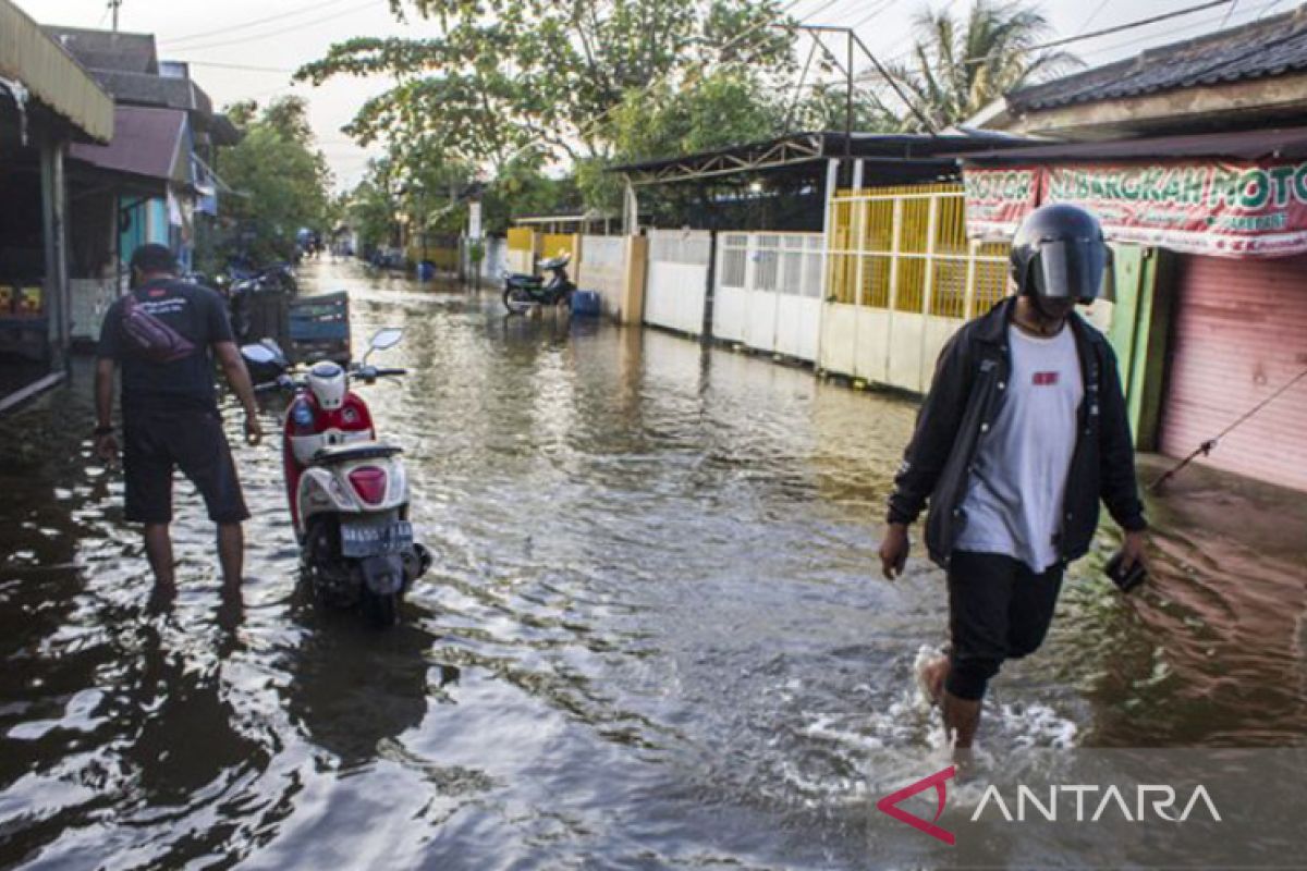 Rob floodings hit Banjarmasin