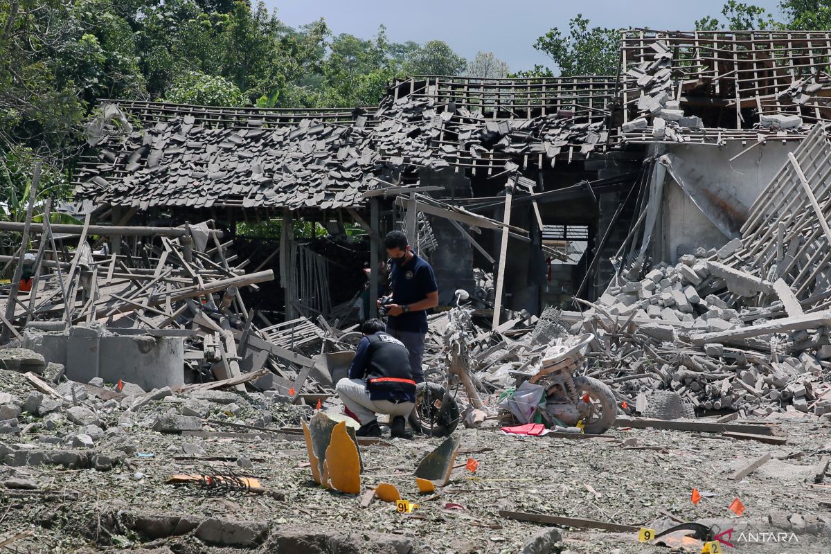 Labfor Polda Jatim temukan pusat ledakan di dapur rumah korban