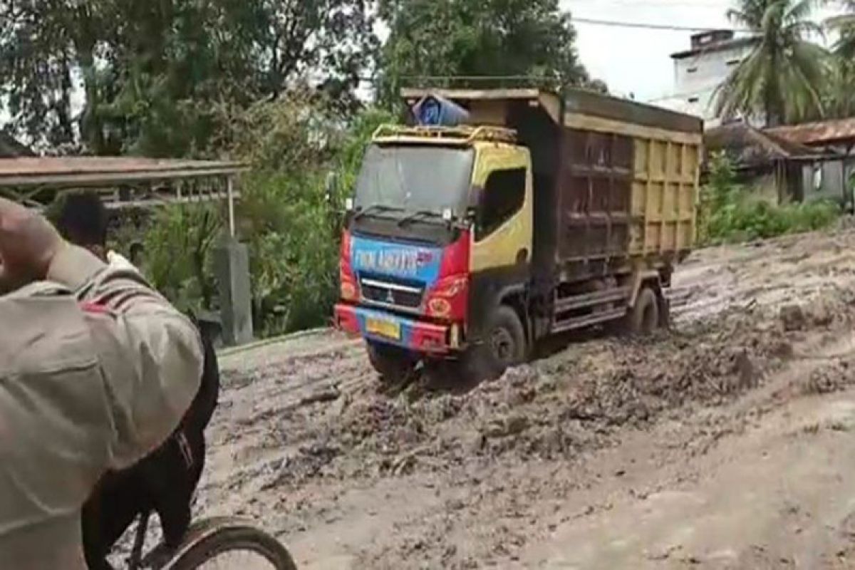 DPRD Kalteng minta pusat merealisasikan  perbaikan jalan Asam-Buntok