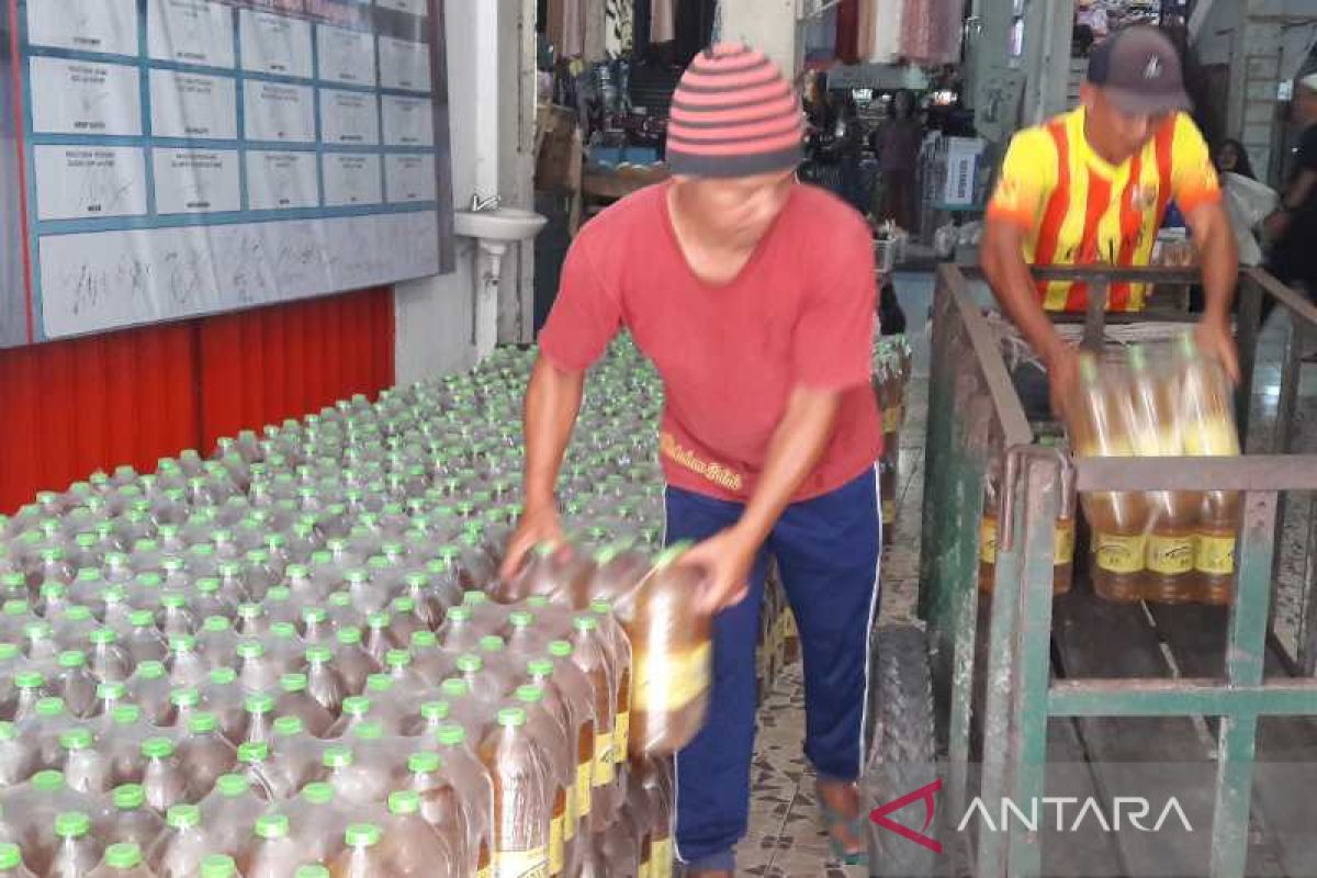 Disperindag gelontorkan 2.880 liter Minyakita di Pasar  Temanggung