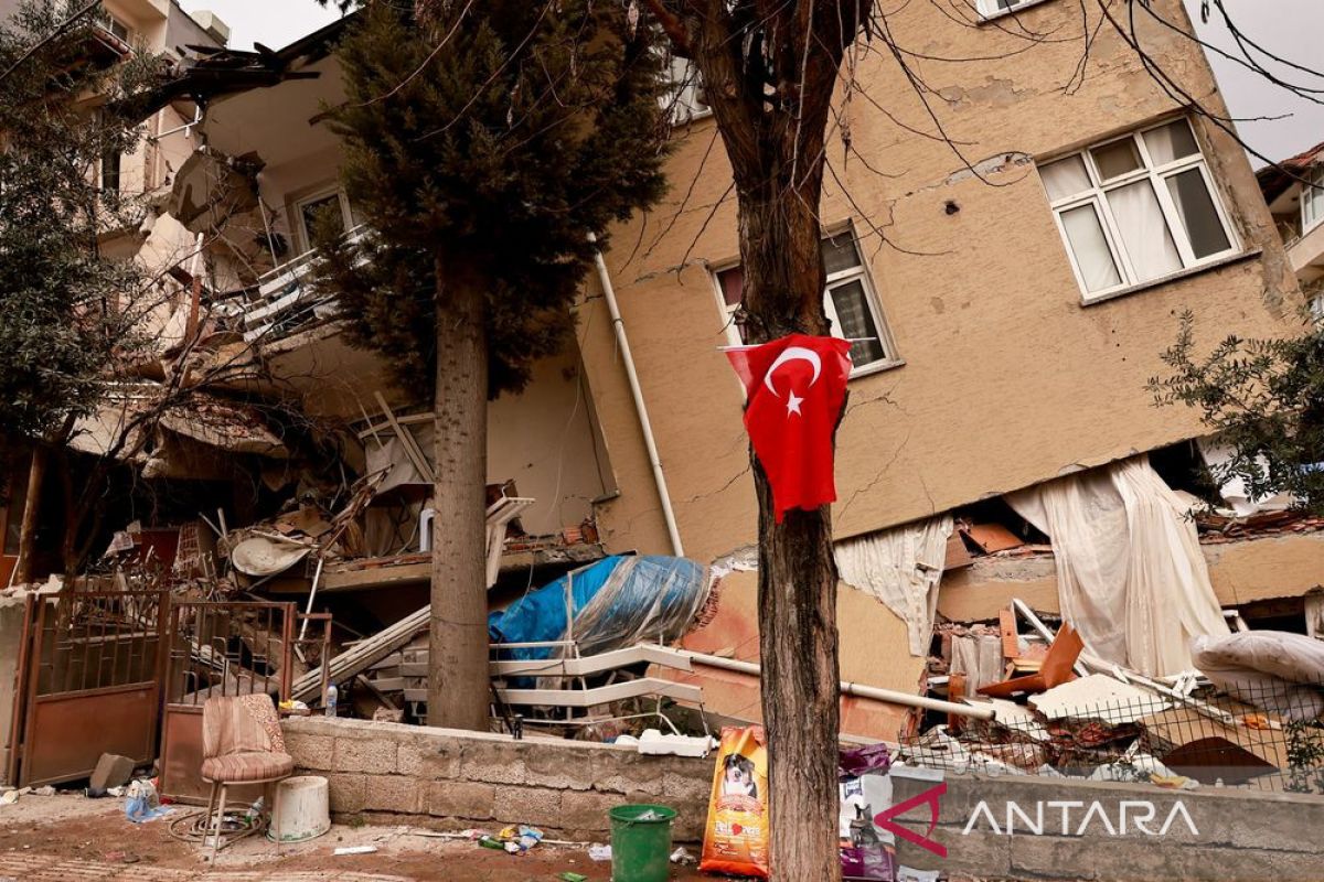 Gempa terbaru Turki tewaskan satu orang, lukai 69 orang