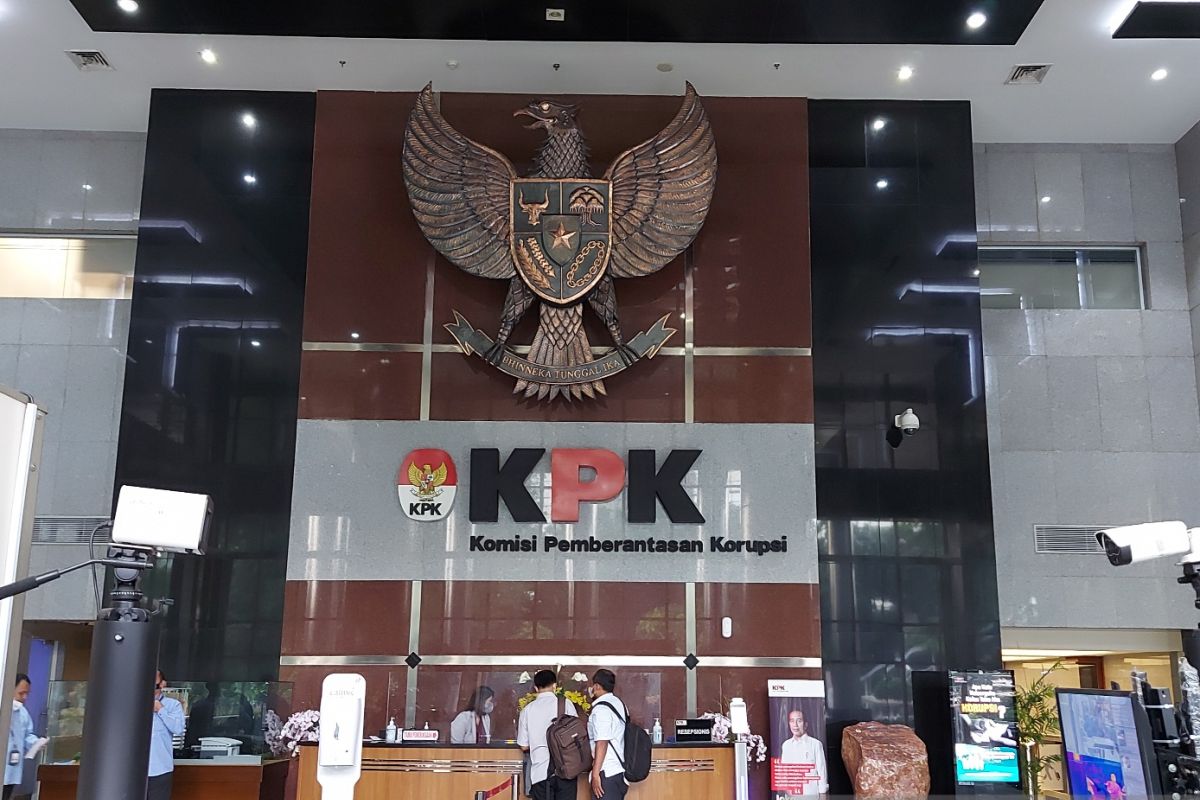 KPK periksa mantan direktur utama PT Antam