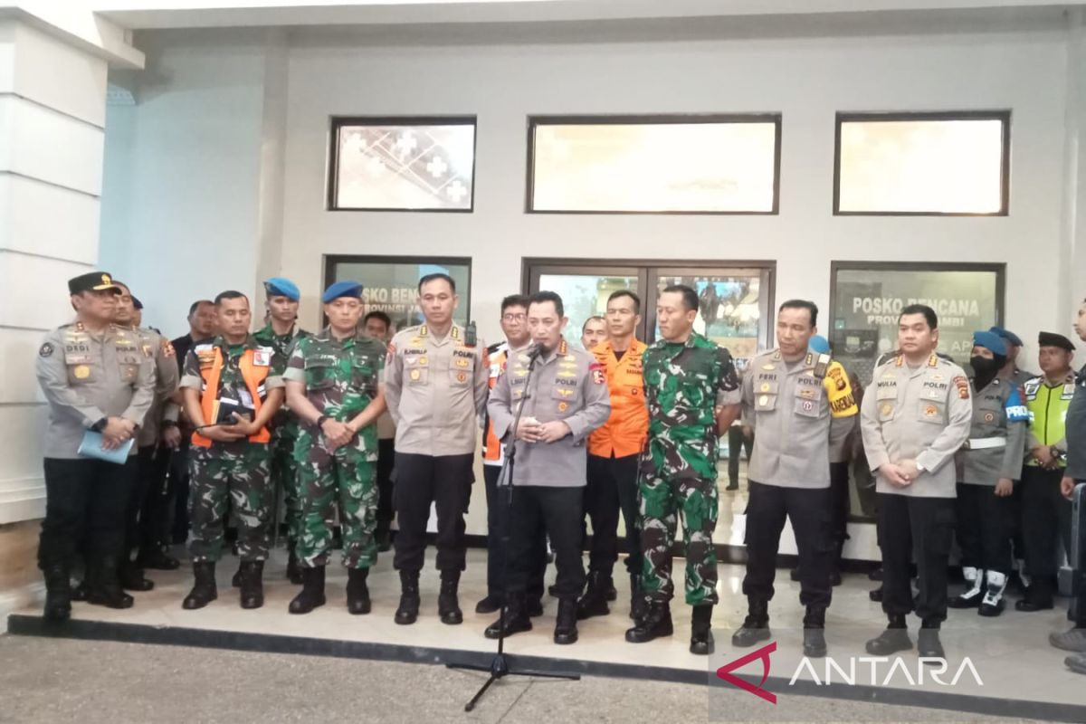 Kapolri Listyo Sigit tiba di Jambi, jenguk korban helikopter jatuh