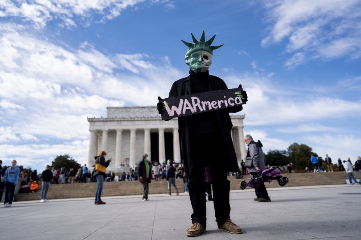 Aksi unjuk rasa kecam peran AS sebagai "mesin perang"