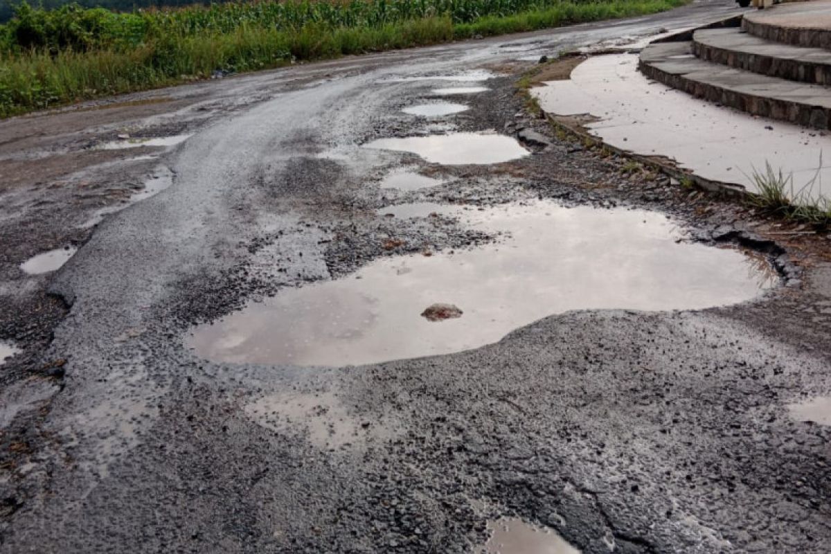 LBH Nasional: Bupati harus prioritaskan perbaikan jalan rusak