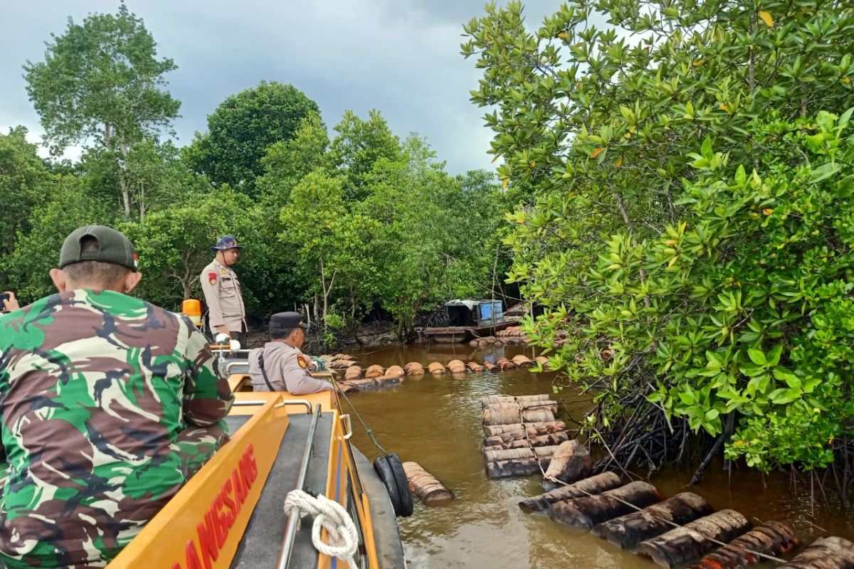 Aparat gabungan cari warga hilang diterkam buaya di Sungai Tanjung Jangkang