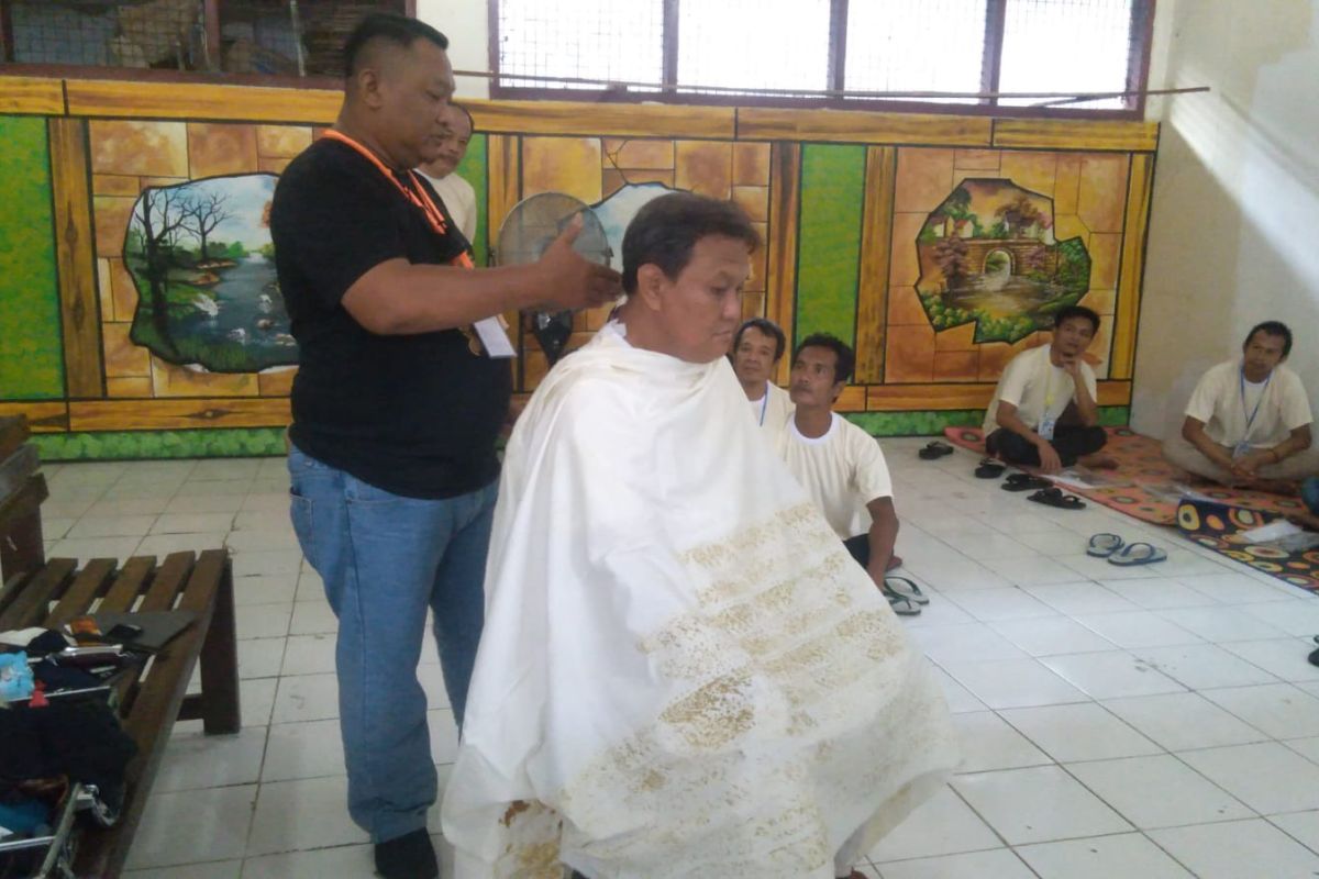 Warga Binaan Lapas Surabaya dibekali ilmu kelola barbershop
