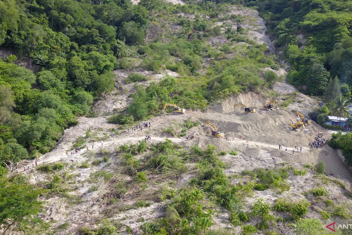 BPJN tegaskan kejadian di Kabupaten Kupang murni longsor bukan gunung bergerak
