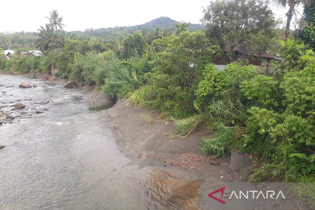 Abrasi Sungai Talo Seluma ancam 110 rumah warga