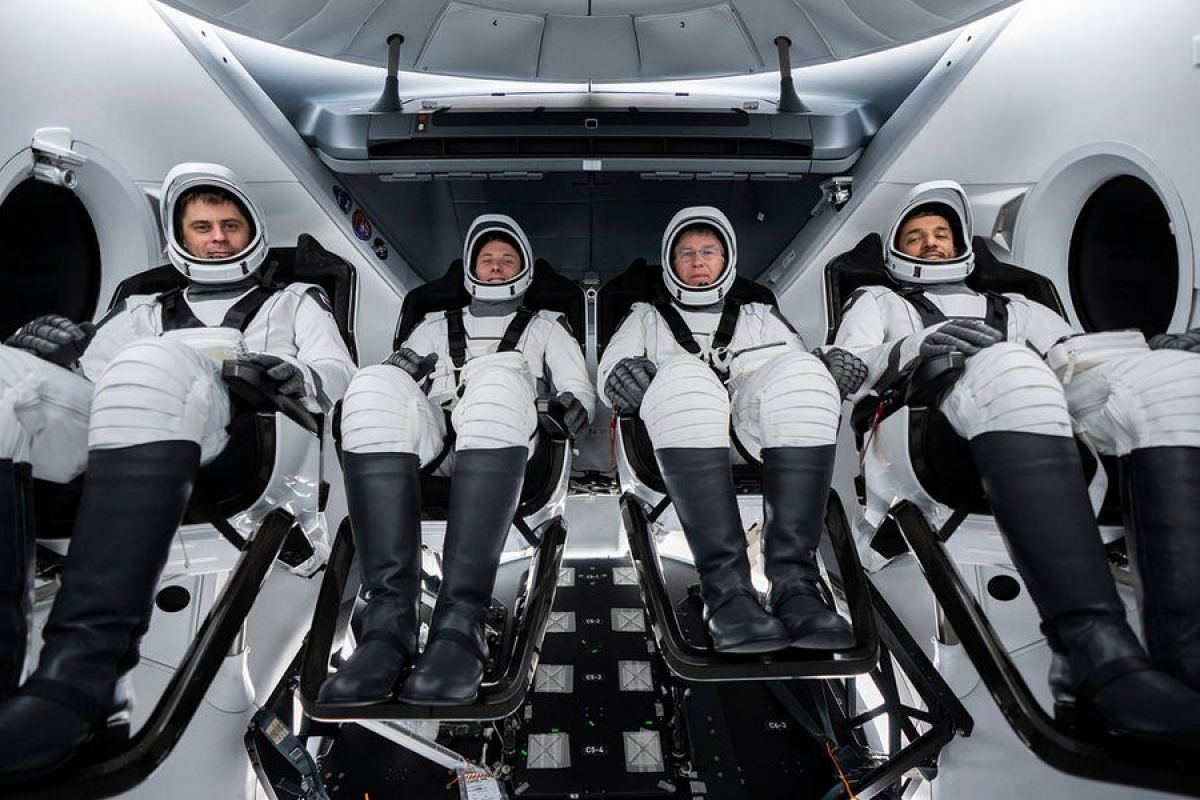 Kru misi ke-6 SpaceX NASA lakukan persiapan untuk peluncuran ke ISS