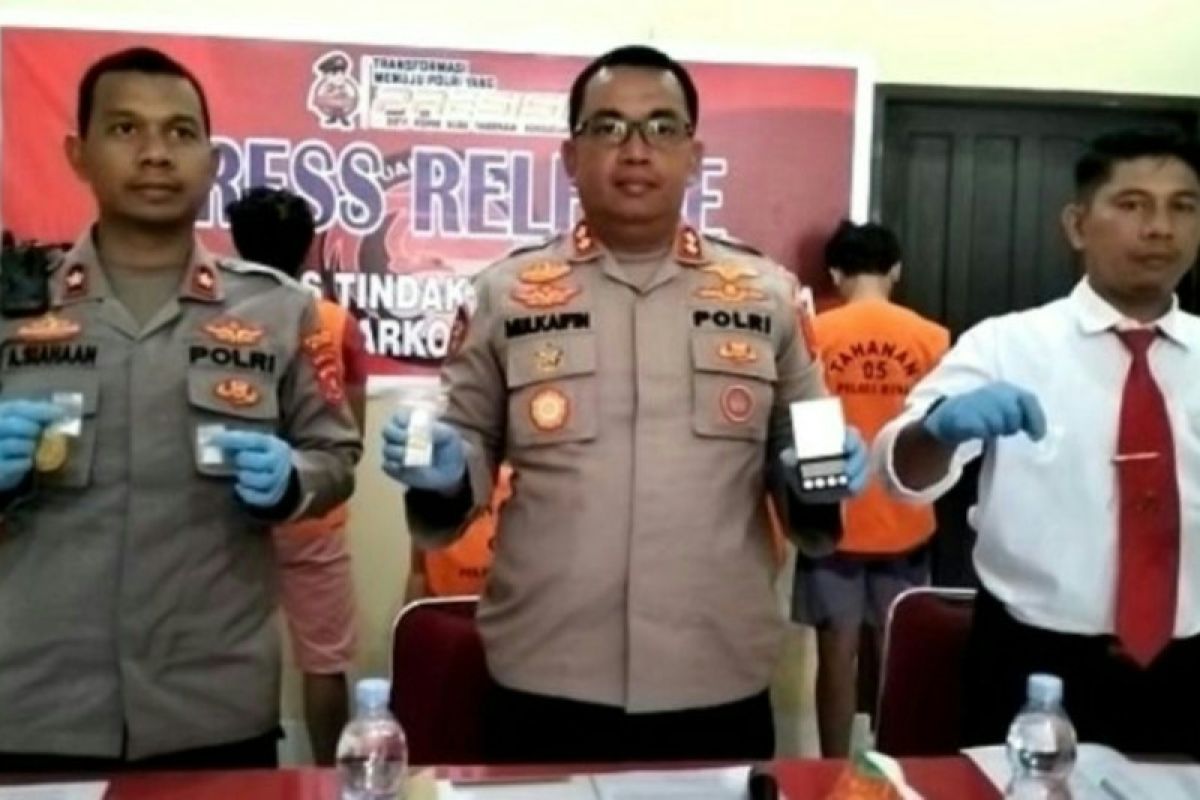 Polisi Muna tembak kaki pengedar sabu-sabu saat hendak melarikan diri