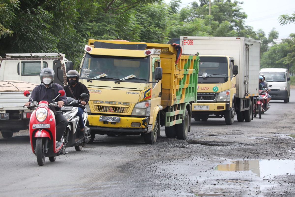 Pemkab Sidoarjo mulai perbaiki kerusakan Jalan Lingkar Timur