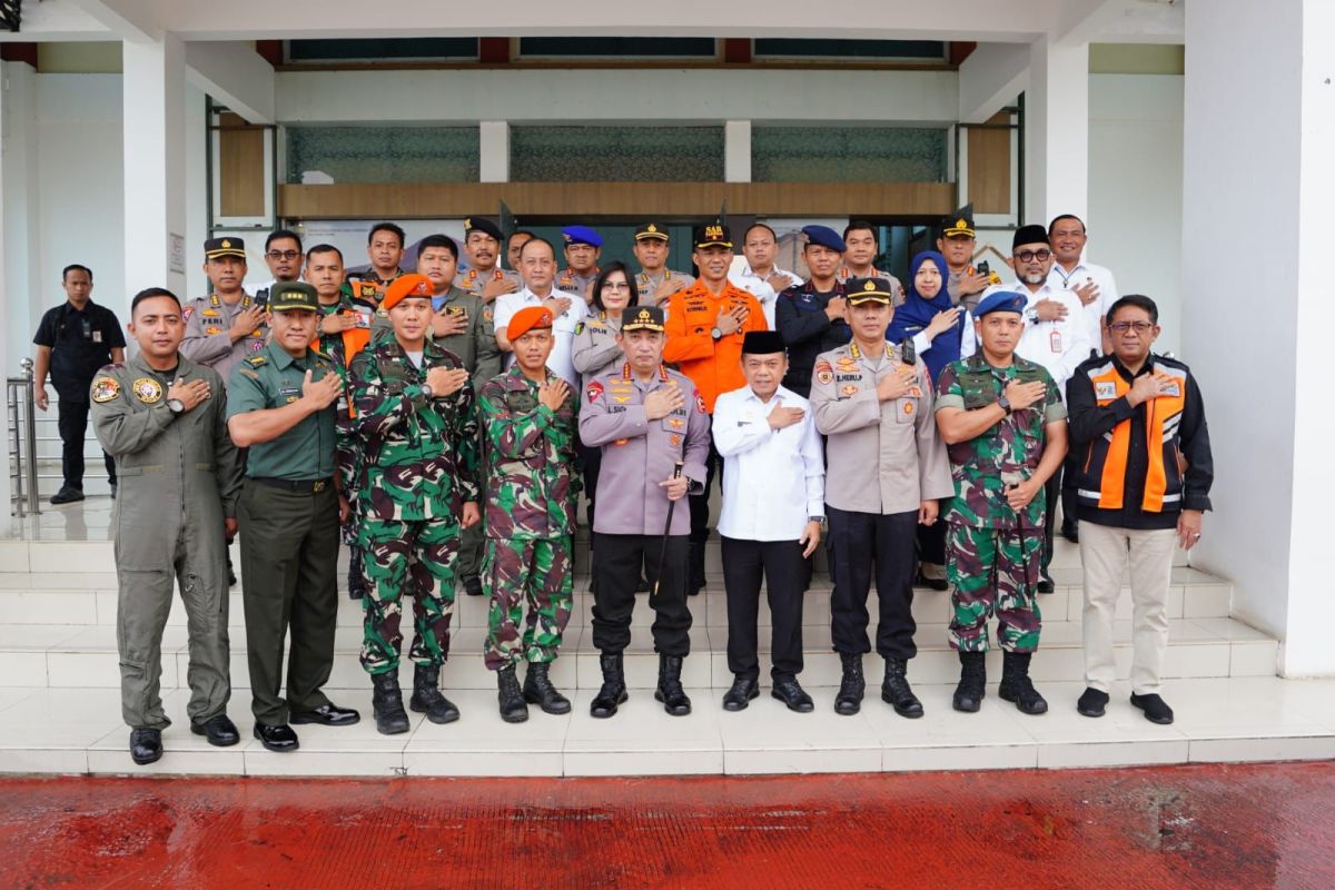 Kapolri beri apresiasi langsung ke TNI dan Tim Gabungan evakuasi Kapolda Jambi