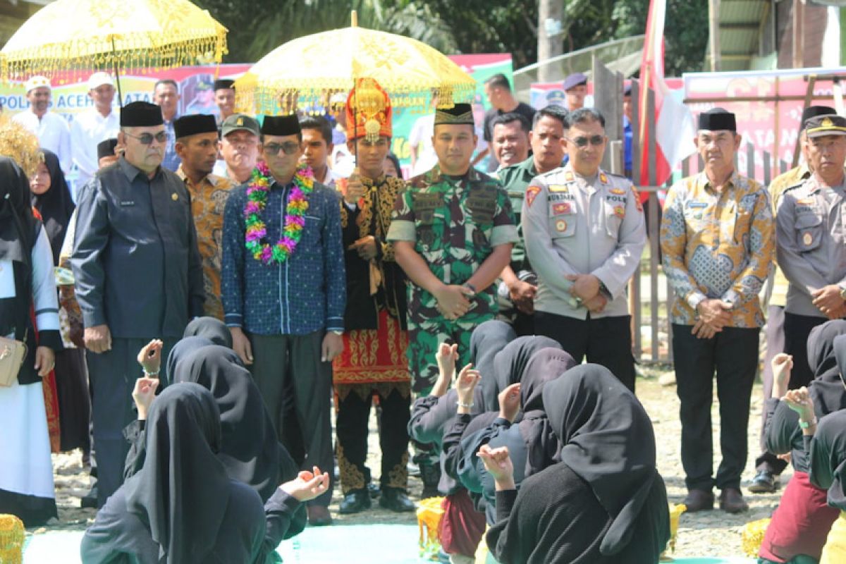 Bupati Aceh Selatan hadiri hari jadi Kecamatan Kota Bahagia