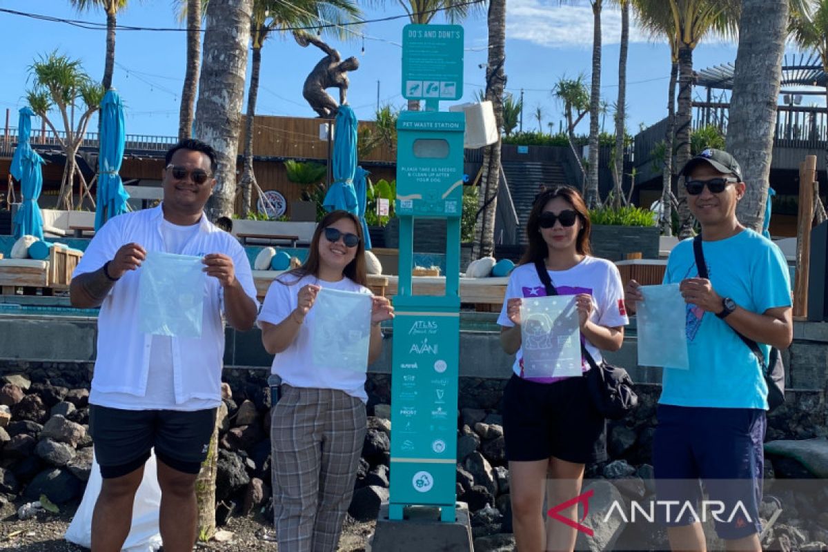 Pet Waste Station kurangi sampah plastik di Pantai Berawa Bali