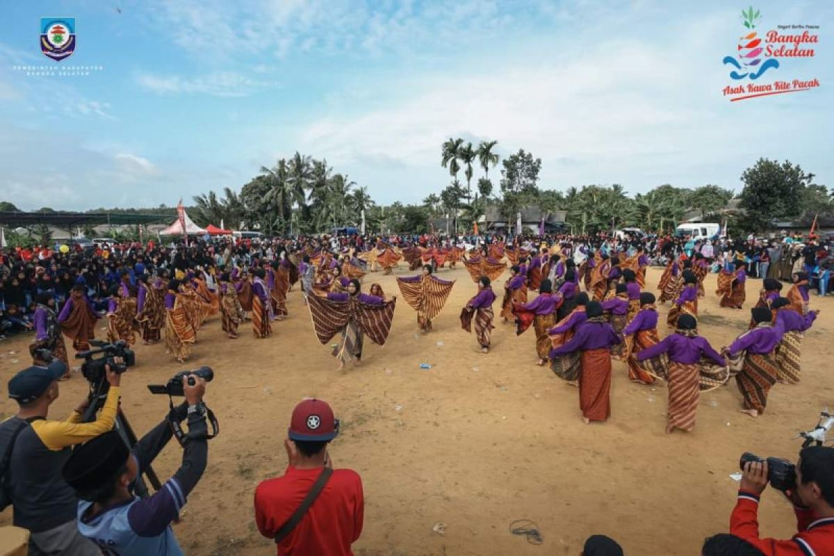 Bupati Bangka Selatan Meriahkan Pagelaran Tari Tigel di Simpang Rimba