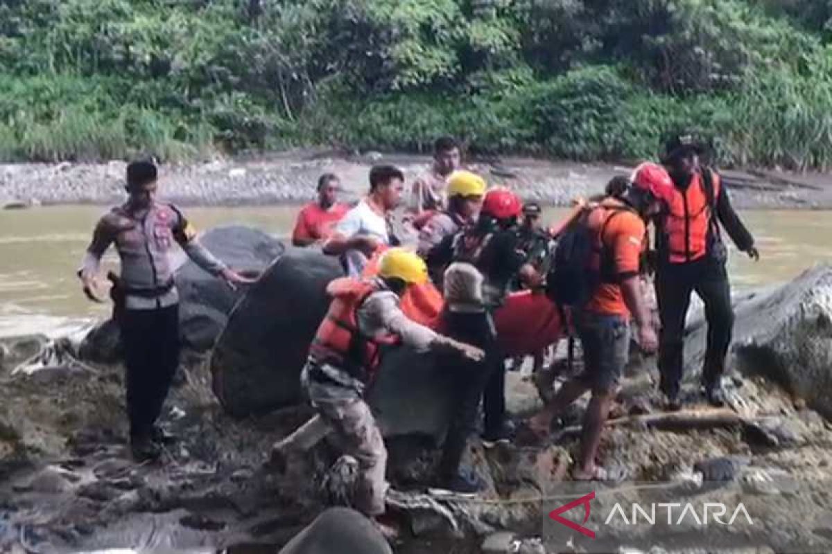 Seorang pria tanpa identitas tewas di Sungai Progo Temanggung