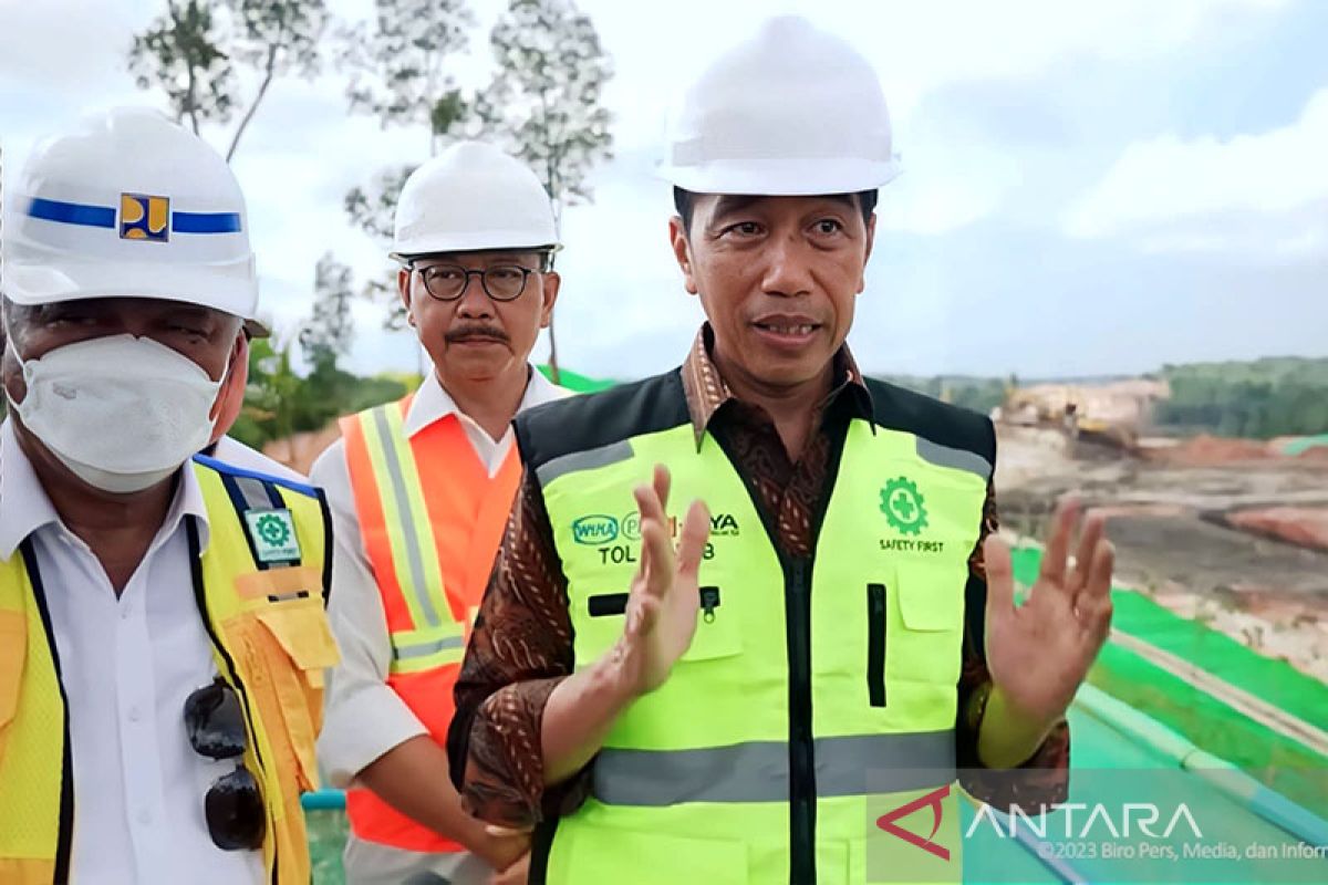 Jokowi menghadiri Rakernas APPSI dan tinjau proyek IKN