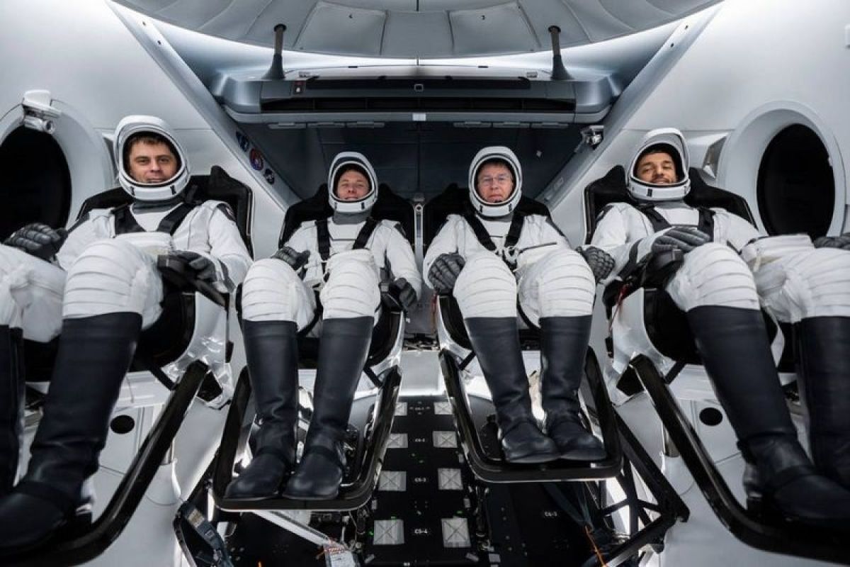 Kru misi ke-6 SpaceX NASA tengah lakukan persiapan untuk peluncuran ke ISS