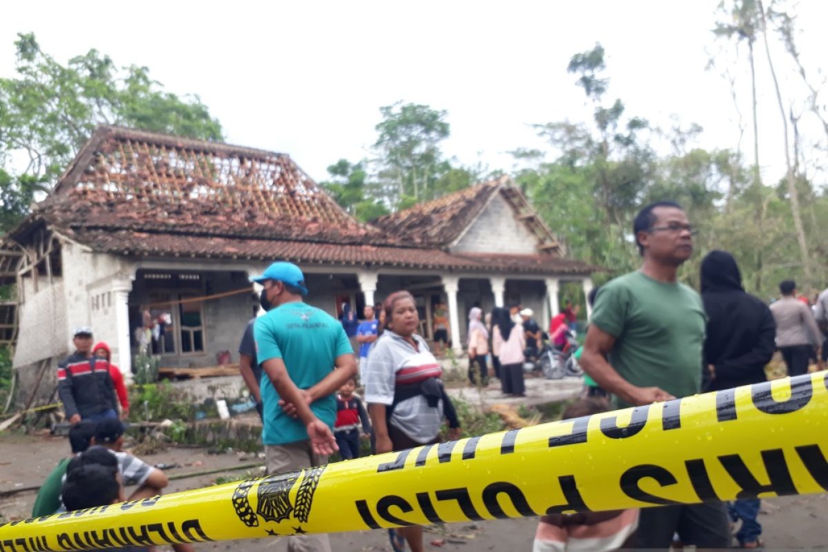 Polisi Blitar masih lakukan pendalaman kasus ledakan bubuk mesiu