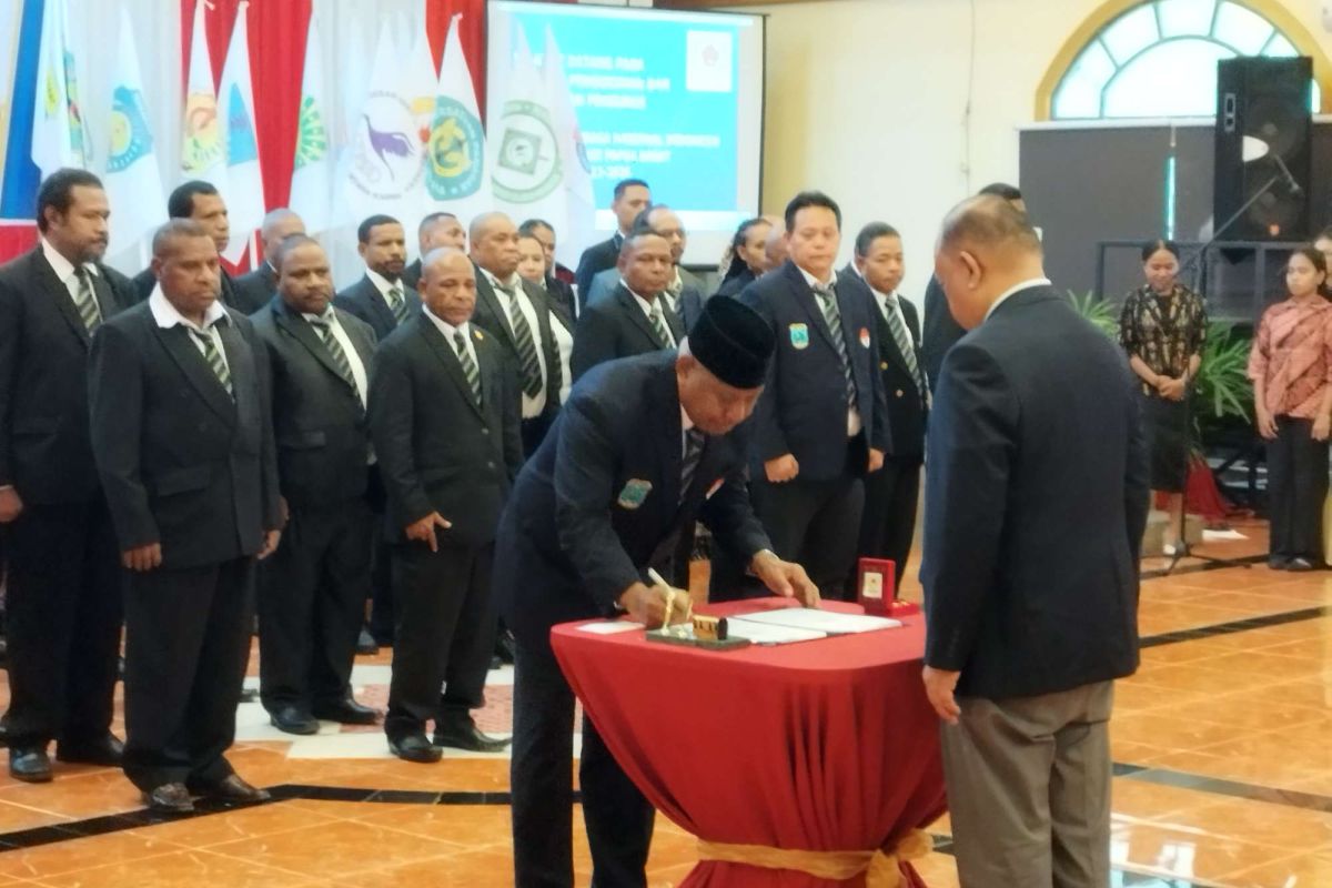 Marciano: KONI Papua Barat harus serius bina olahraga prestasi