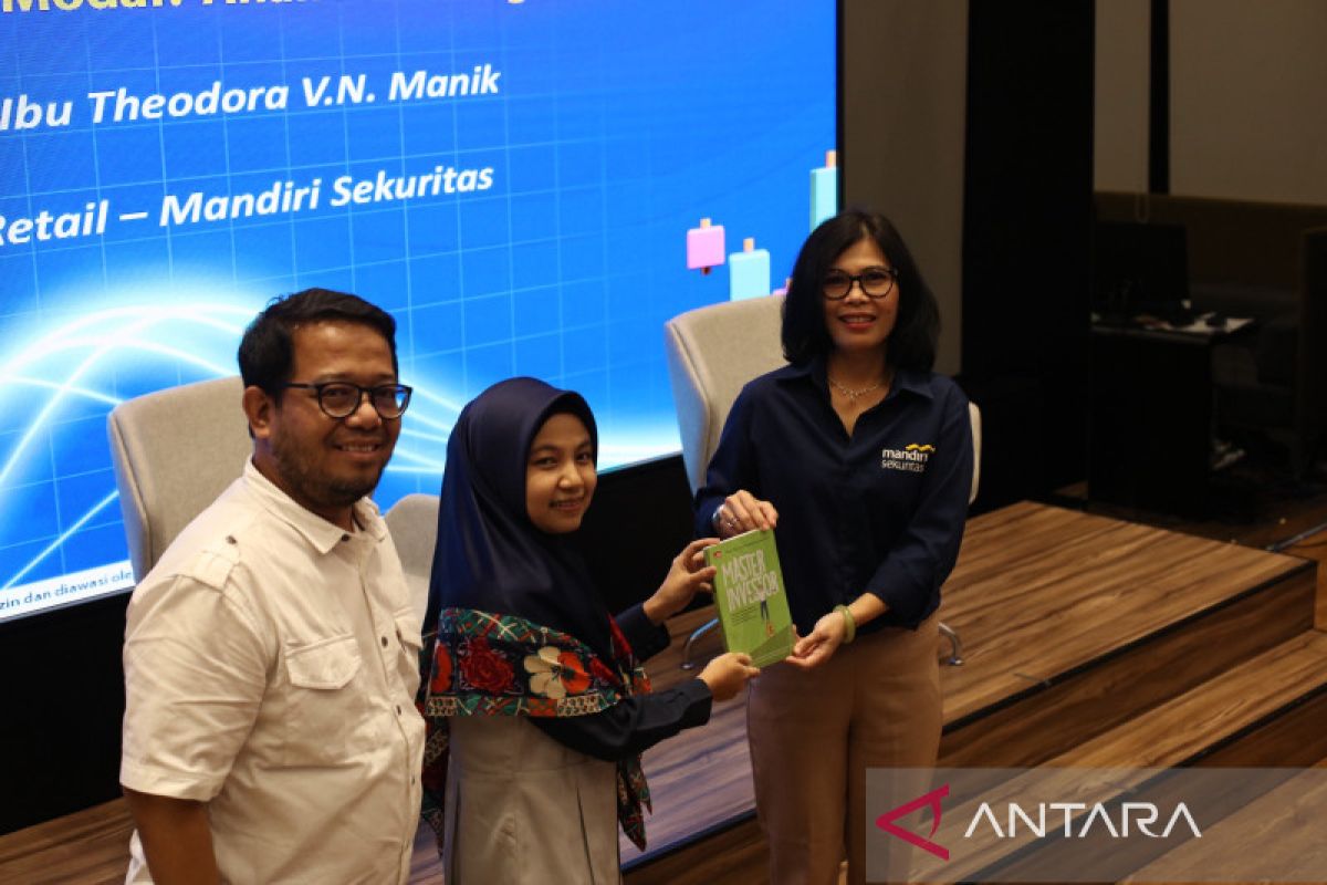 Mandiri Sekuritas tingkatkan literasi keuangan melalui MOST Youth Talk