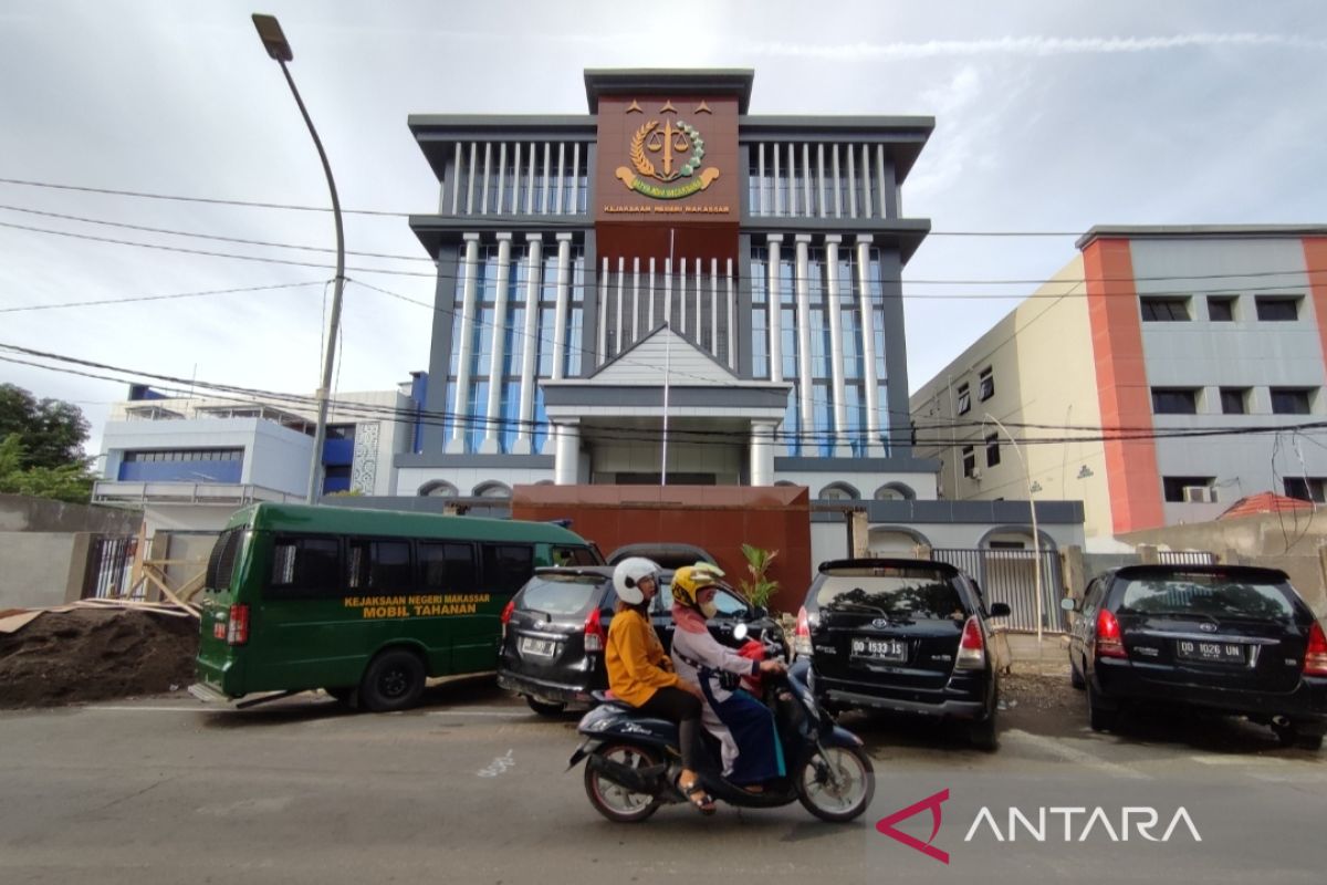 Kejari Makassar segel lokasi pembangunan perpustakaan terkait dugaan korupsi