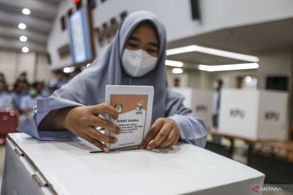 KPU, Jakarta Education Office socialize 2024 elections to students