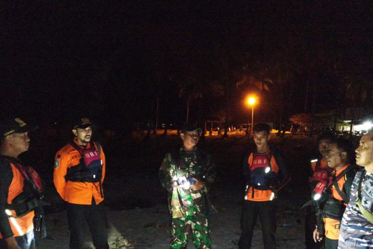 Basarnas cari anak terseret arus pantai di Bintan Riau