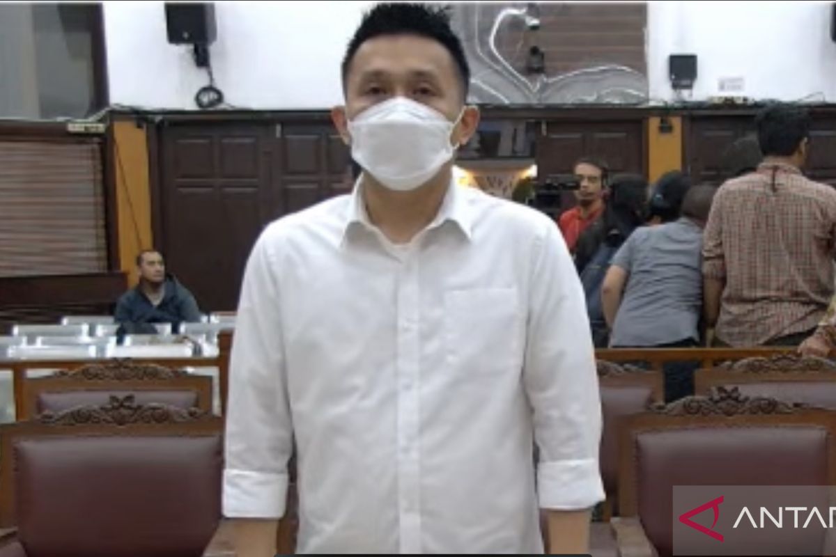 Terdakwa perintangan keadilan Chuck Putranto divonis satu tahun penjara