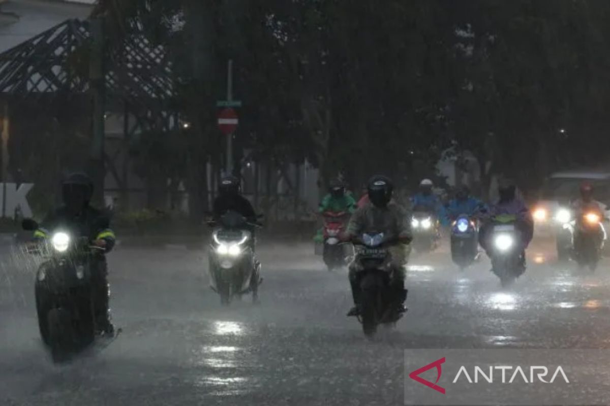BPBD: Waspada cuaca ekstrem hujan dan angin kencang di Banjarmasin