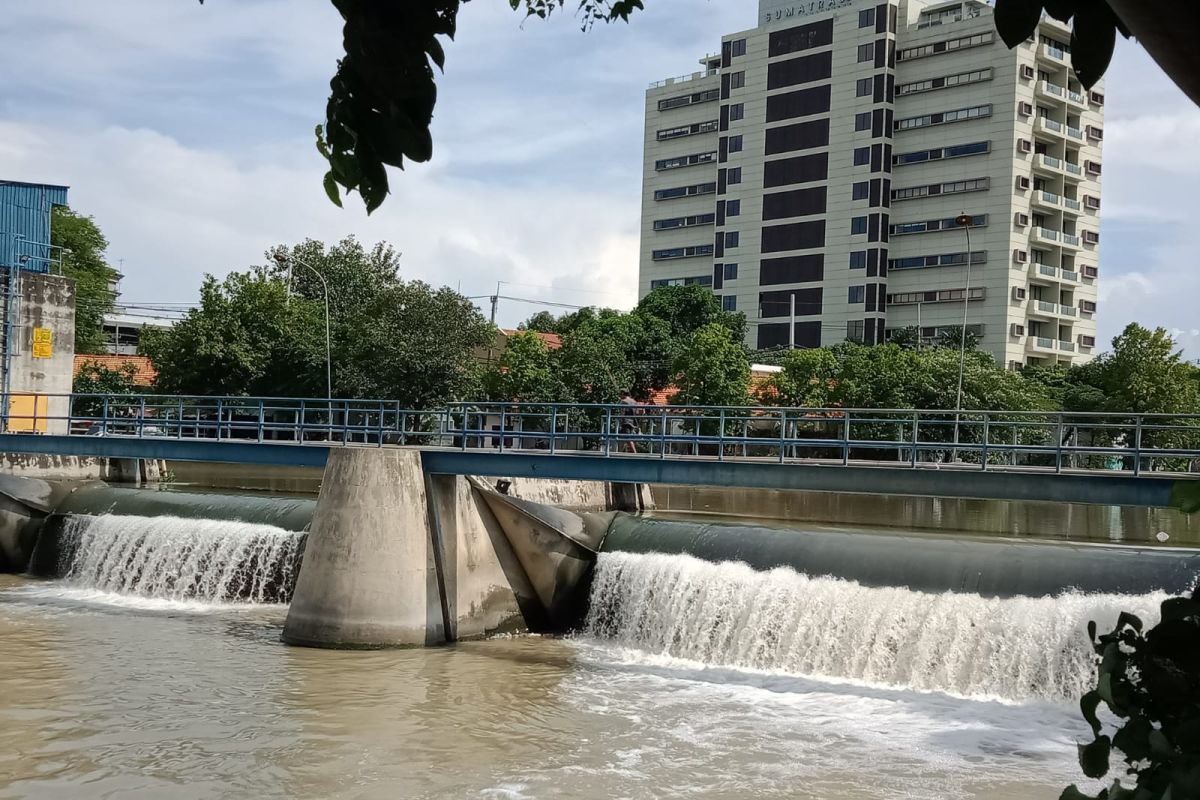 Tiga catatan penting penanganan banjir di Surabaya