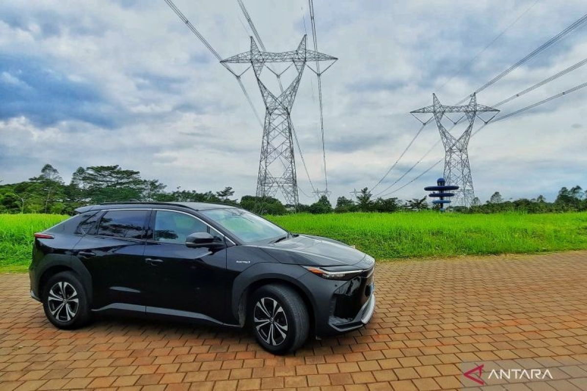 Toyota fokus untuk kirim 1.300 konsumen kendaraan listrik  bZ4X yang masih menunggu