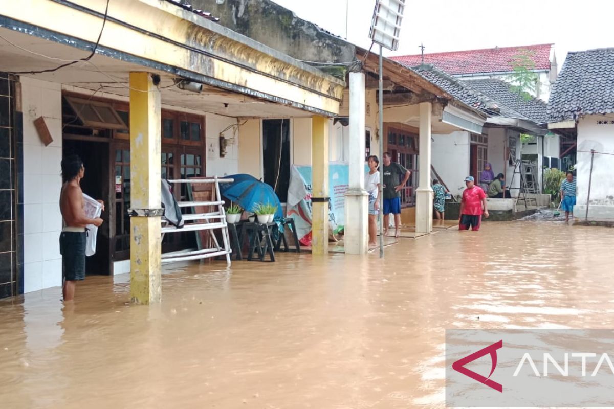 BPBD Jember: 216 rumah dan tiga fasilitas umum terendam banjir