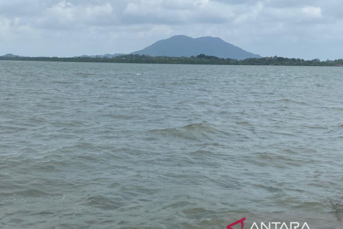 BPBD Kepri imbau warga pesisir waspada gelombang laut tinggi