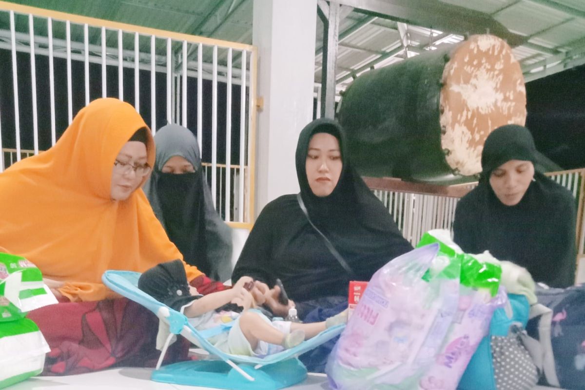 Warga Permata Baru sambut bayi Alfiah yang yatim