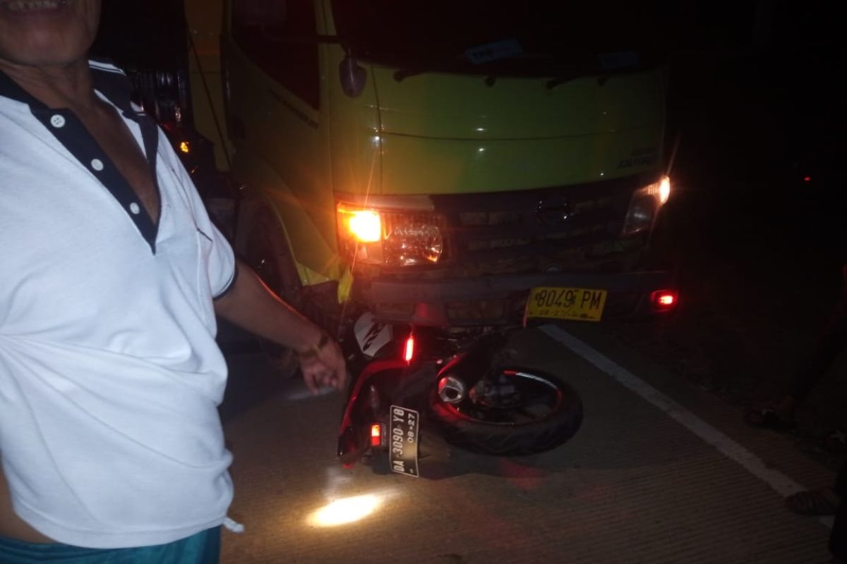 Pengendara motor di Paser tewas setelah menabrak Truk