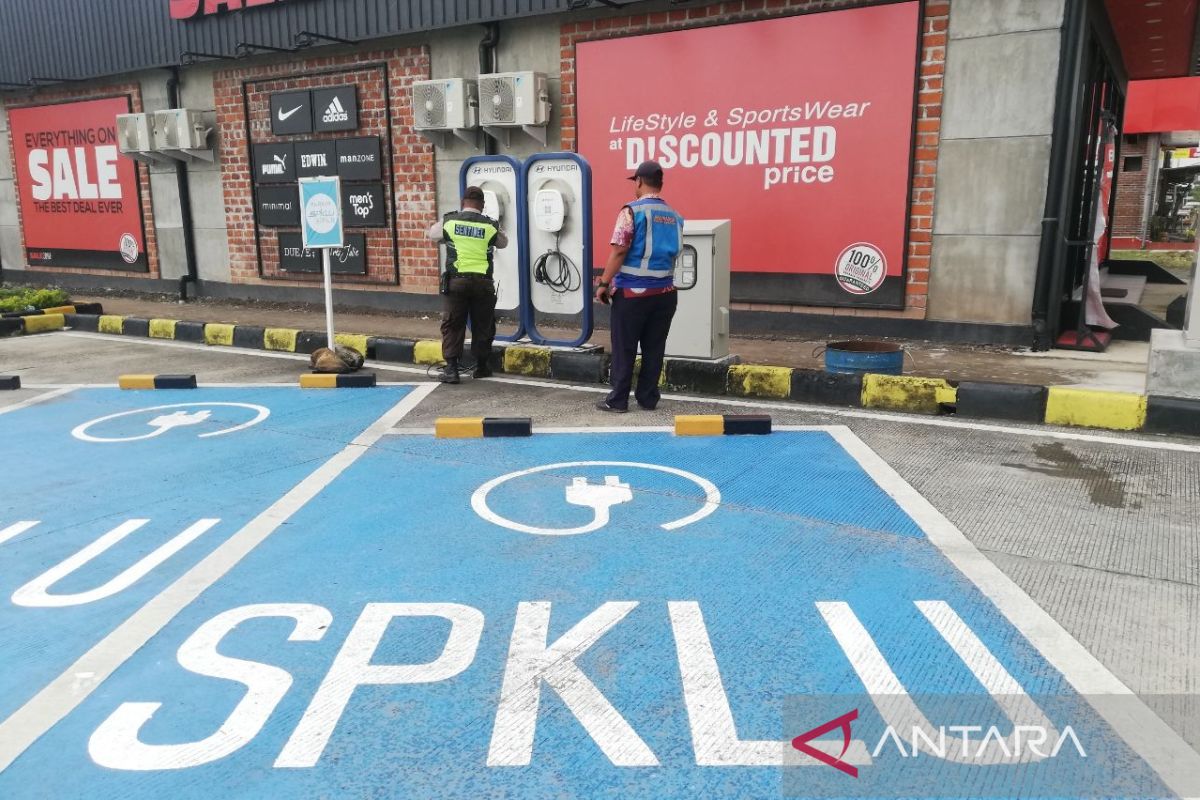 Empat SPKLU  disiapkan di tol Semarang-Batang untuk fasilitasi pemudik
