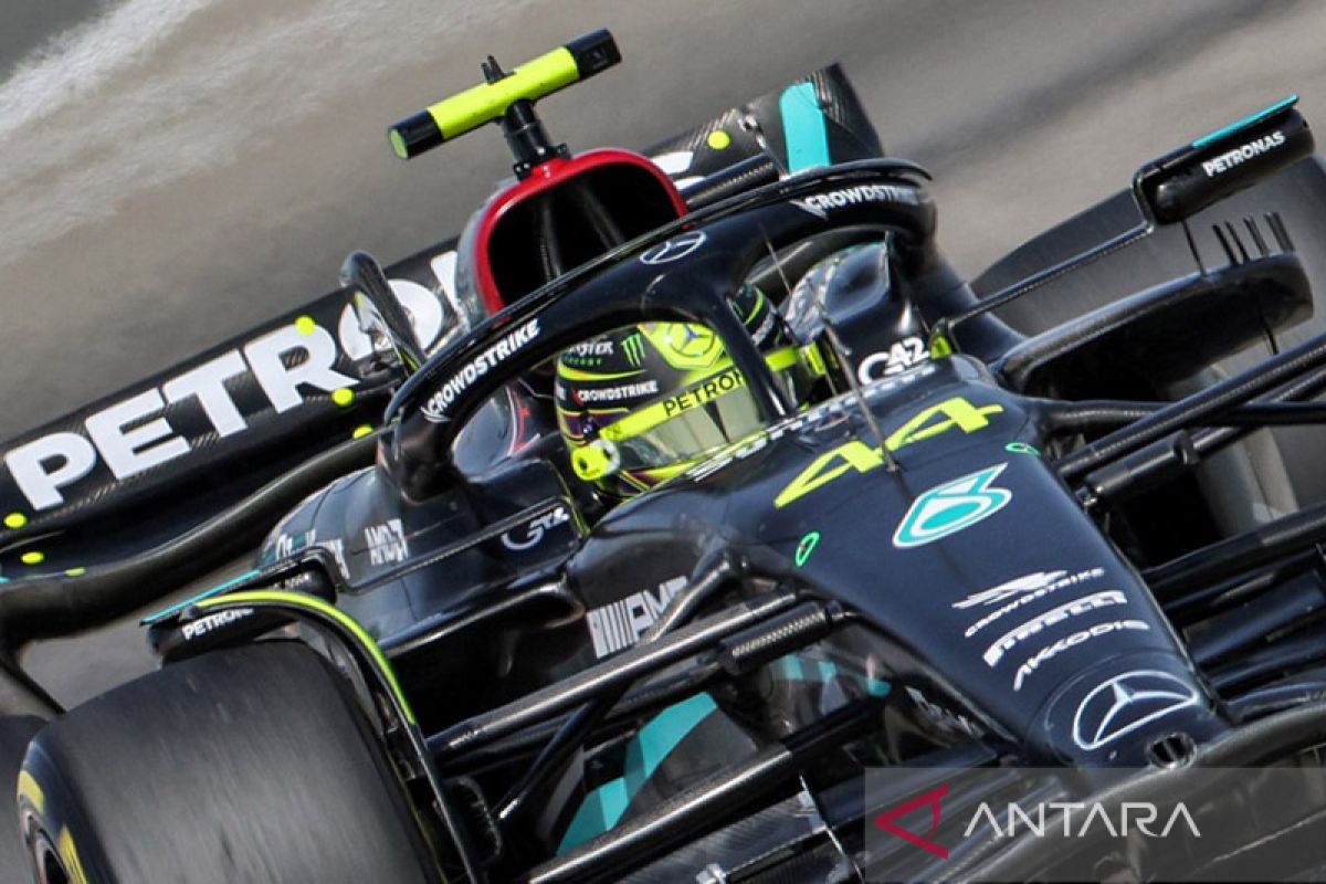 Hamilton betah di Mercedes meski mobil kalah kencang