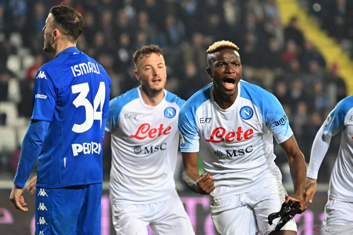 Napoli makin kukuh di puncak klasemen dengan kalahkan Empoli 2-0