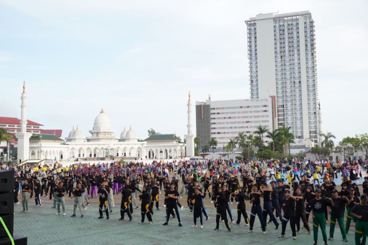 Pemkot Batam ajak masyarakat hidup sehat melalui senam sehat