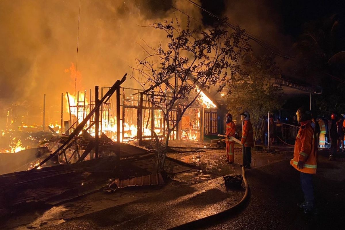 Kebakaran di Sampit hanguskan lima rumah