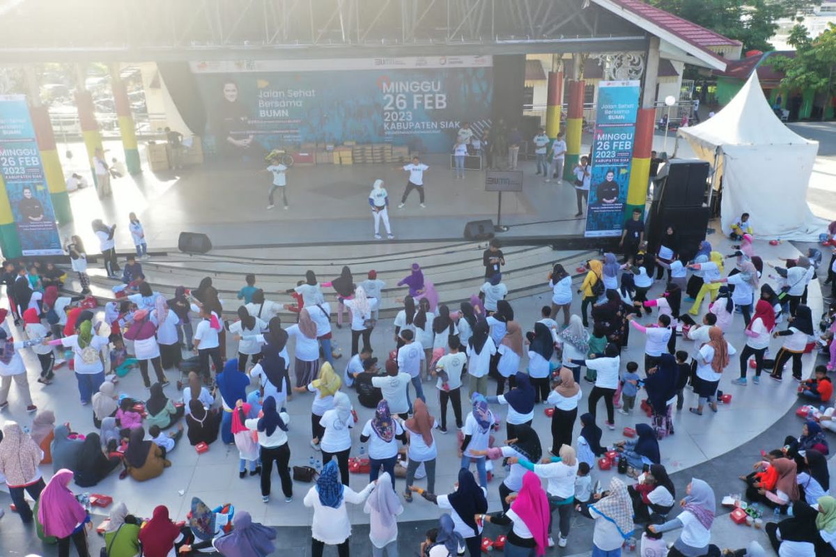 Ribuan warga semarak ikuti Jalan Sehat BUMN di Riau