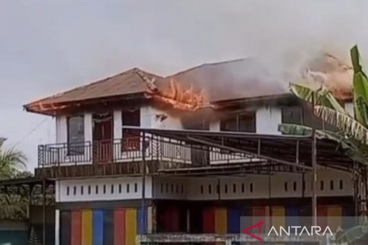 Ruko milik mantan anggota DPRD Riau terbakar