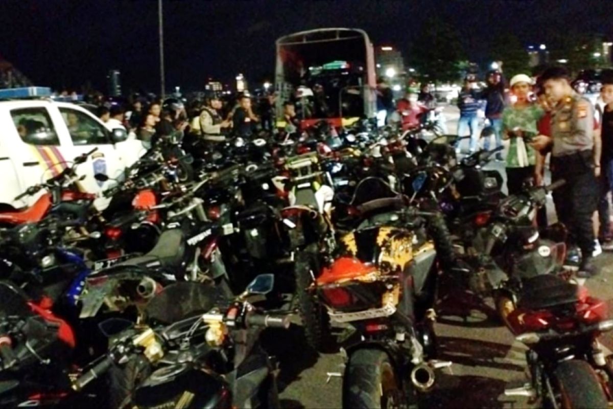 Polrestabes Makassar sita seratusan sepeda motor pakai knalpot brong
