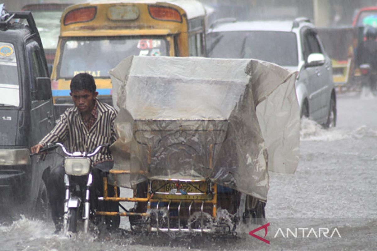 BMKG Sumut imbau masyarakat waspadai potensi banjir dampak hujan lebat