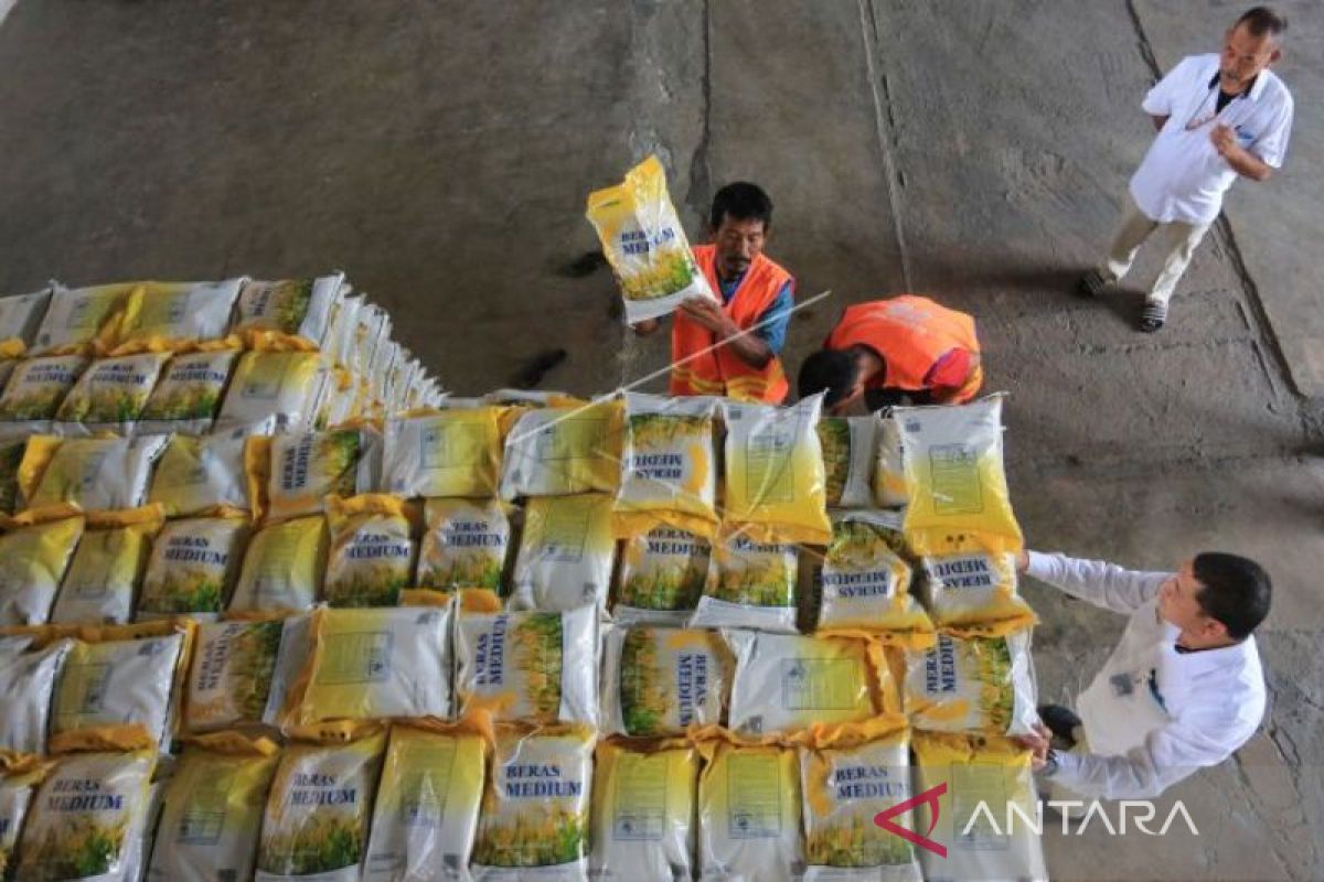 Bulog suplai beras premium ke pasar Aceh Barat untuk bantu stabilkan harga