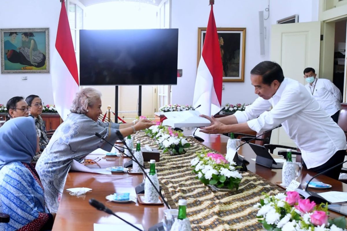 Presiden Joko Widodo terima daftar 18 kandidat komisioner KPPU 2023-2028