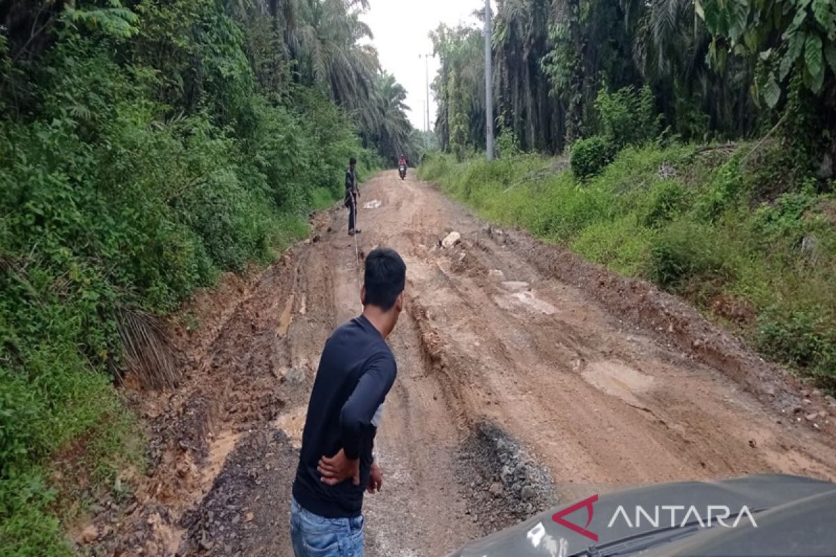 PUPR tingkatkan struktur jalan Siayuh-Sampanahan