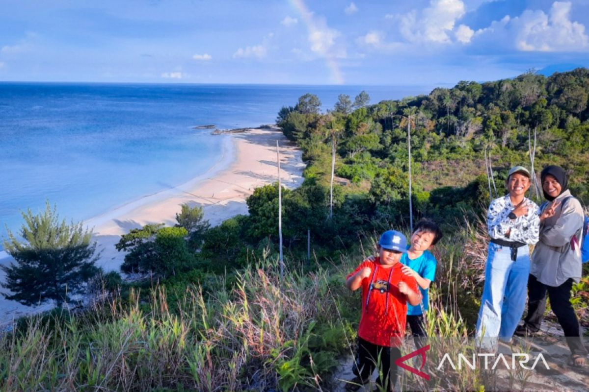 Natuna looking to attract more travelers: official